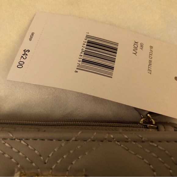 Betsey Johnson Gray Faux Leather Bifold Wallet Quilted Stitched Heart NWT - Picture 4 of 14